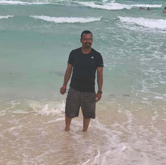 Meet your Posher, Javier - Picture 1 of 1